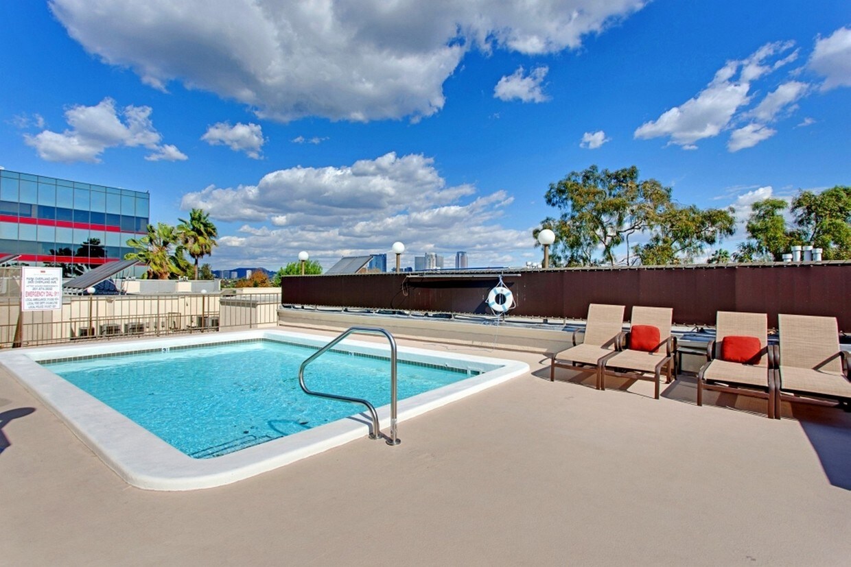 Foto principal - 2600 Overland Ave