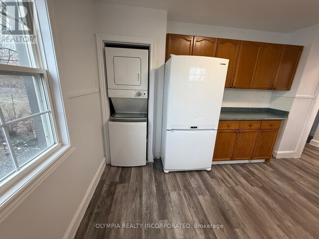 Building Photo - 76 Martindale Rd