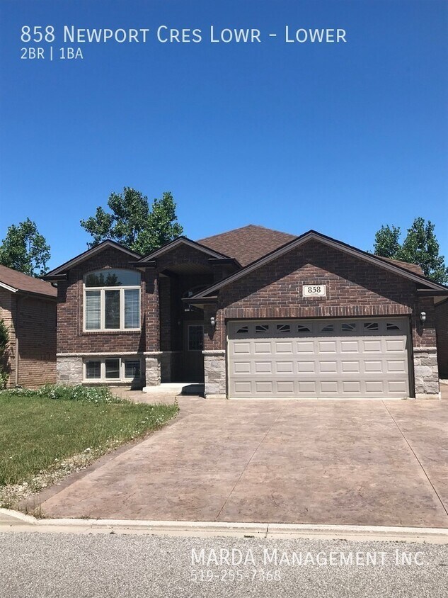 Primary Photo - COZY 2 BED/ 1 BATH - LOWER UNIT IN SOUTH W...