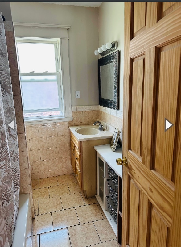 Foto del edificio - 705 Hudson Ave