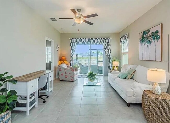 Building Photo - 13363 Crest Lake Dr