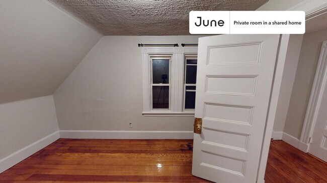 Foto del edificio - Room in Shared 6 bed/2 bath home in Allston
