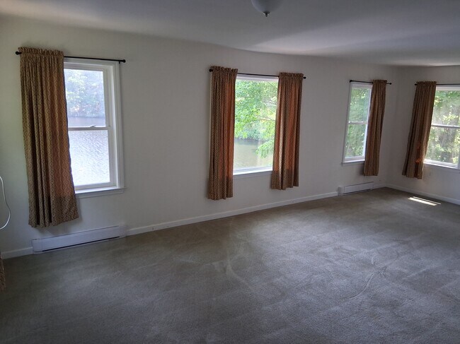Foto del edificio - 40 Brooks Pond Rd