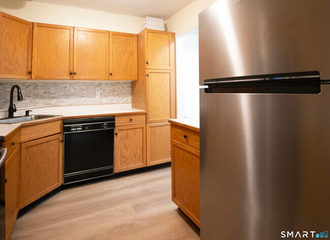 Foto del edificio - 378 Meridian St Ext