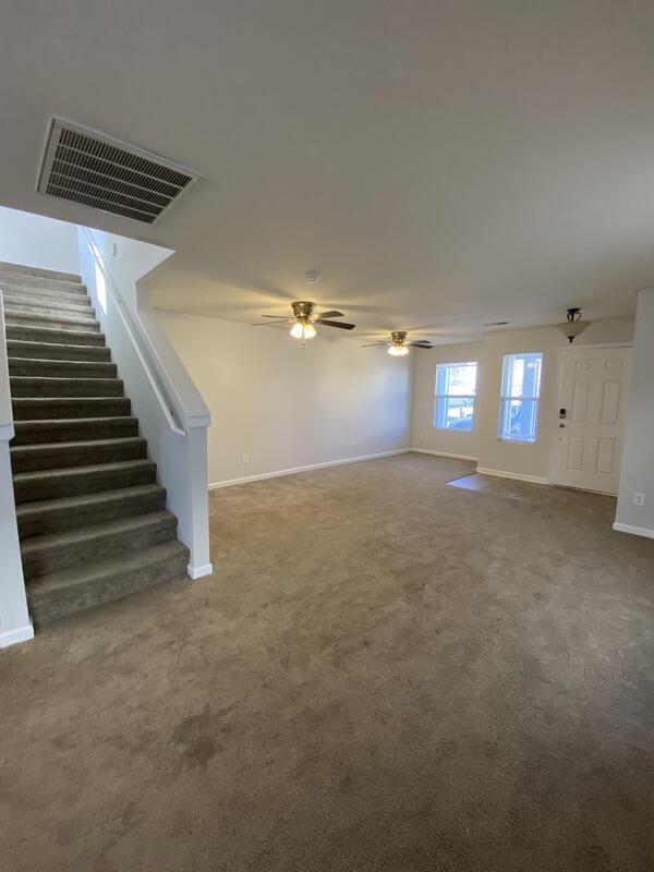 Foto del edificio - 121 Blackwell Ct