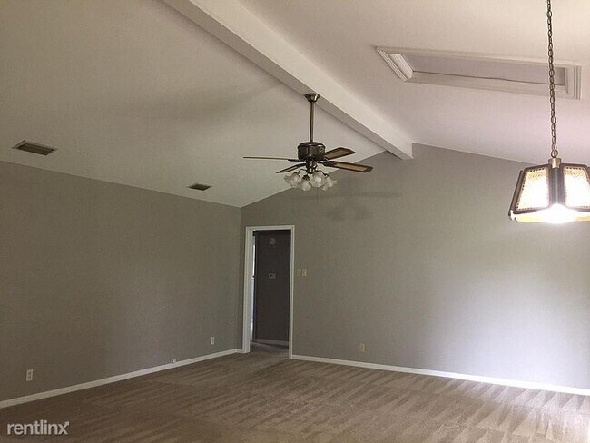 Building Photo - 3 br, 1.5 bath House - 964 Meadowlark Ln