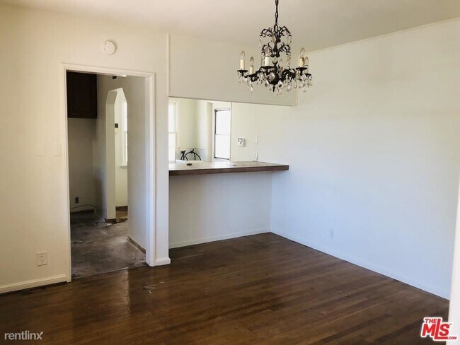 Building Photo - 3 br, 1.5 bath House - 3732 Kelton Ave