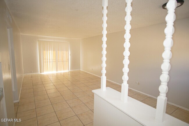 Building Photo - 5233 Carousel Dr