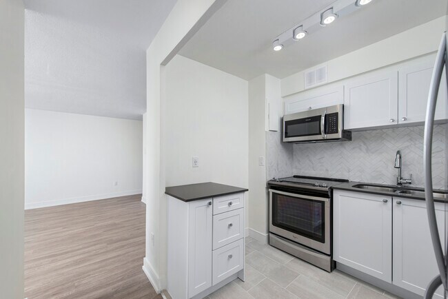 Photo du bâtiment - 120 Dundas St E