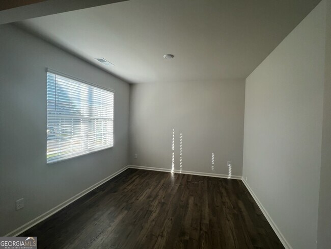 Building Photo - 308 Deer Run Dr