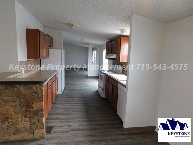 Building Photo - 710 S Walton Dr
