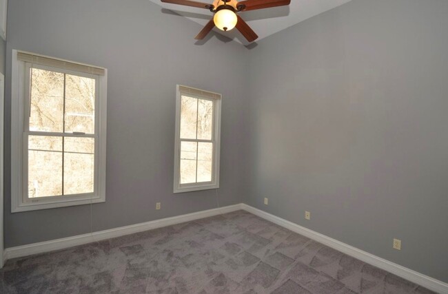 Building Photo - 369 Oregon St