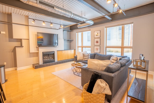 Foto del edificio - 75 Maple St