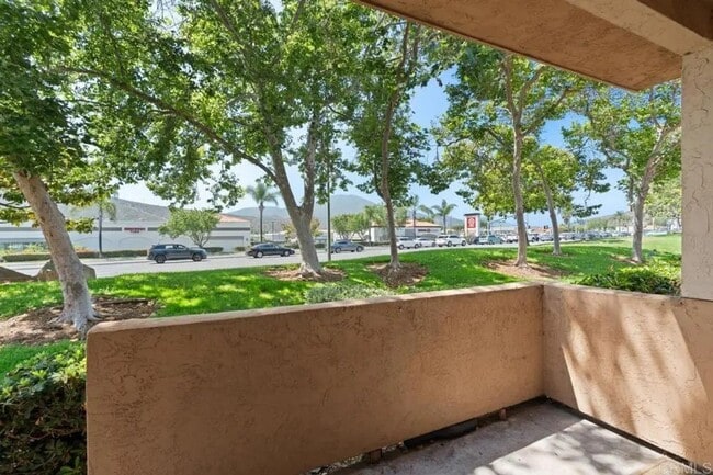 Foto del edificio - Conveniently Located - Available Immediately!