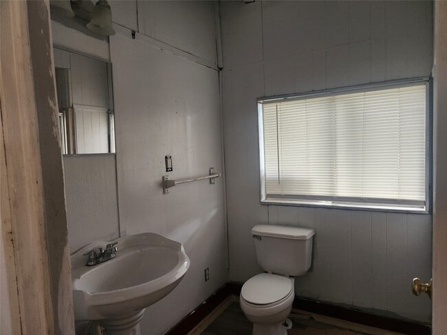 Building Photo - 4439 13th St