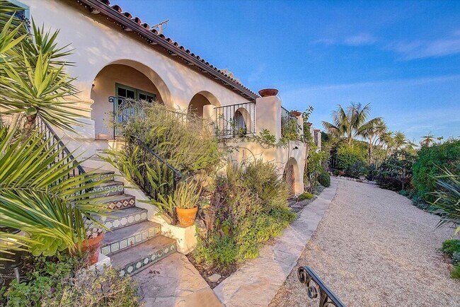 Building Photo - 958 Alameda Padre Serra