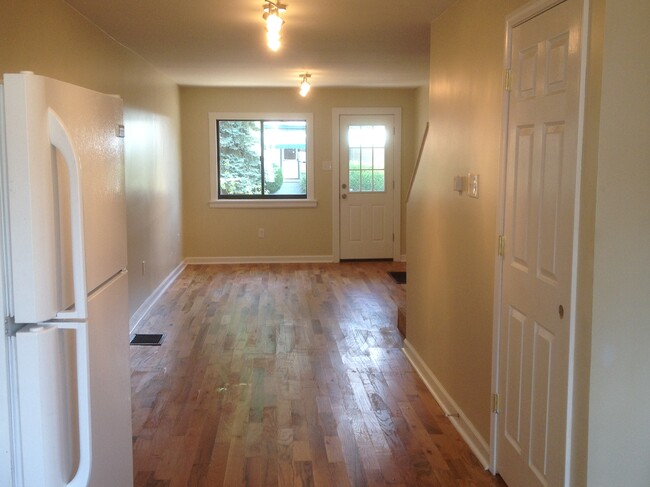 Foto del edificio - 7122 Whipple St