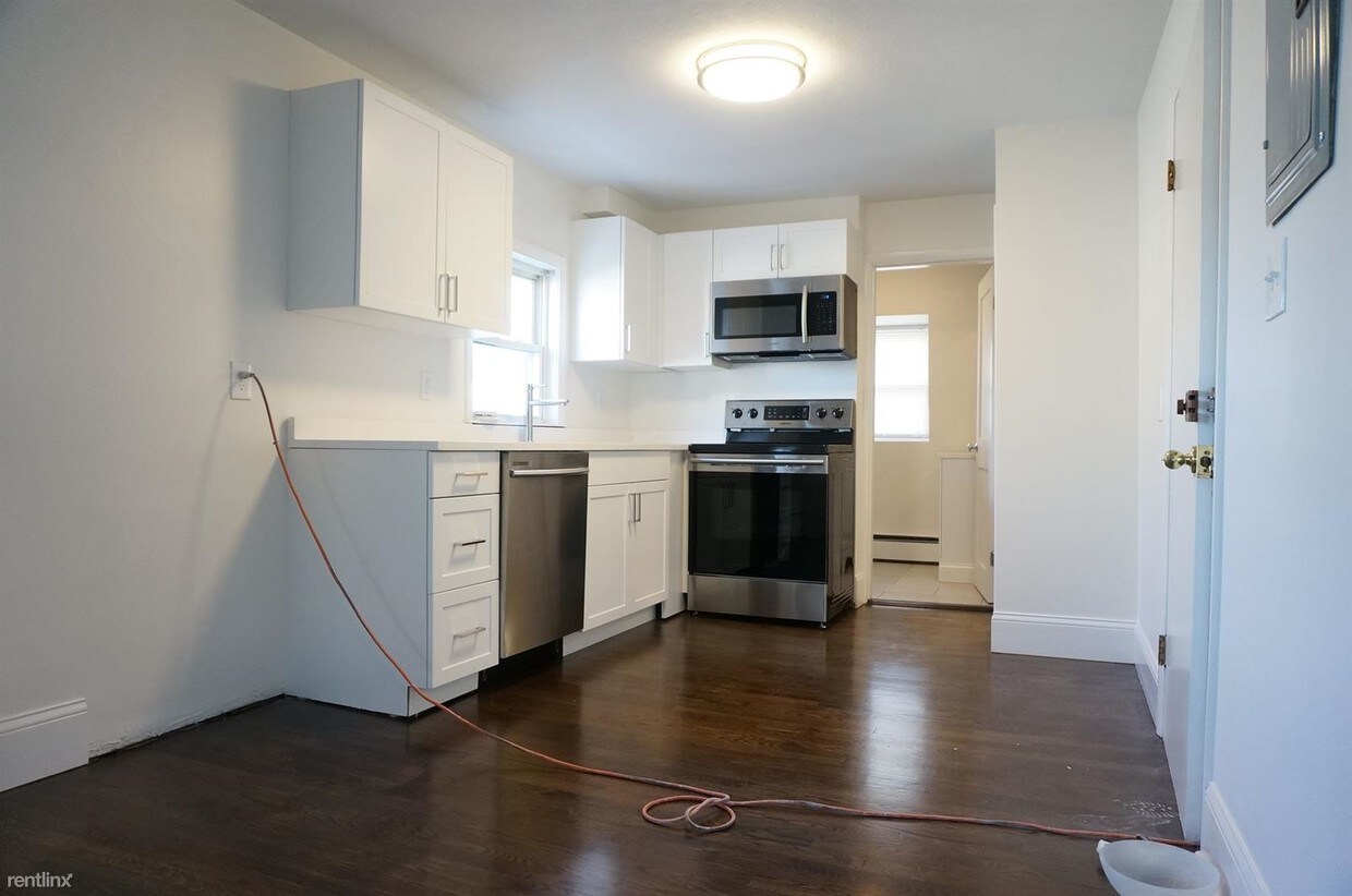 Foto principal - 649 E 7th St