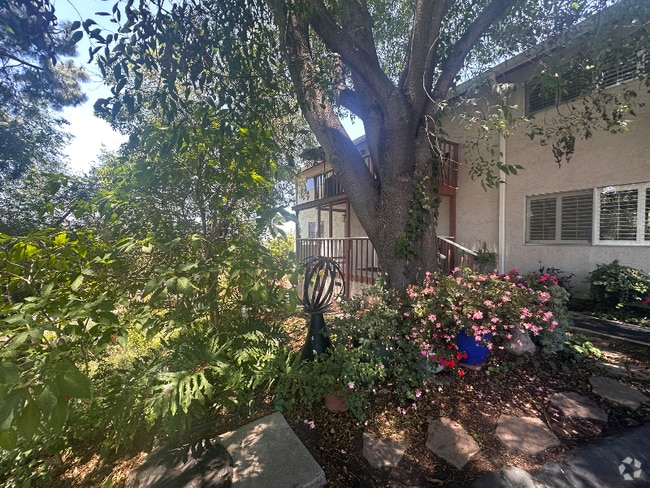 Building Photo - 1946 Monte Vista Dr