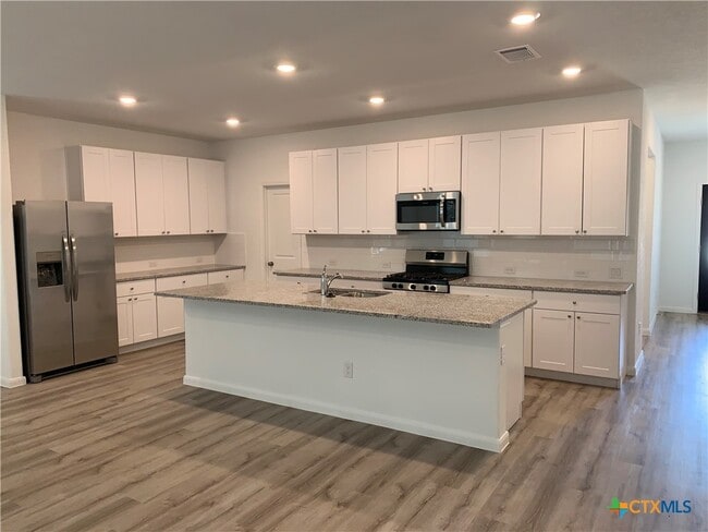 Building Photo - 415 Fig Tree St