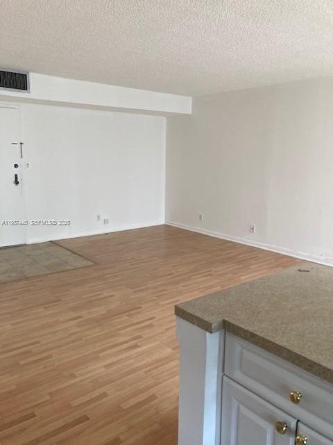 Foto del edificio - 17021 N Bay Rd