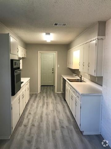Building Photo - 509 Ridgeview Dr
