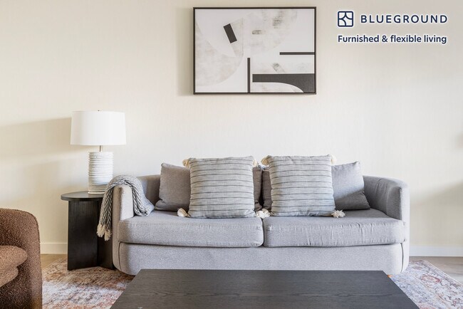 Foto del edificio - 2721 Midtown Ct