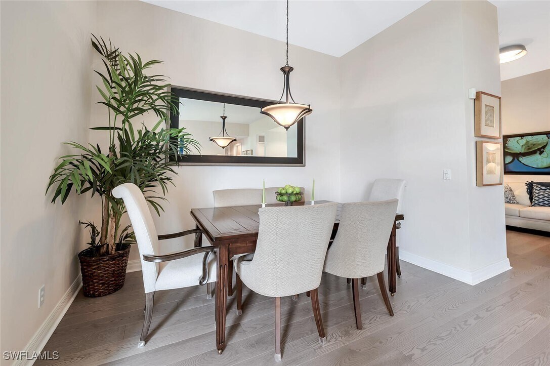 Foto principal - 375 5th Ave S