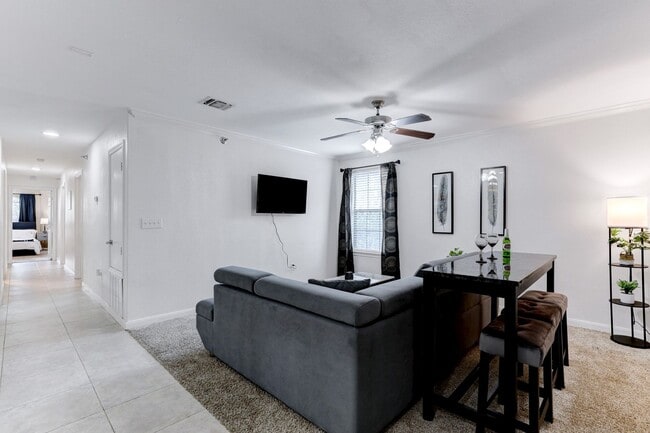 Foto del edificio - 7323 Snowden Rd
