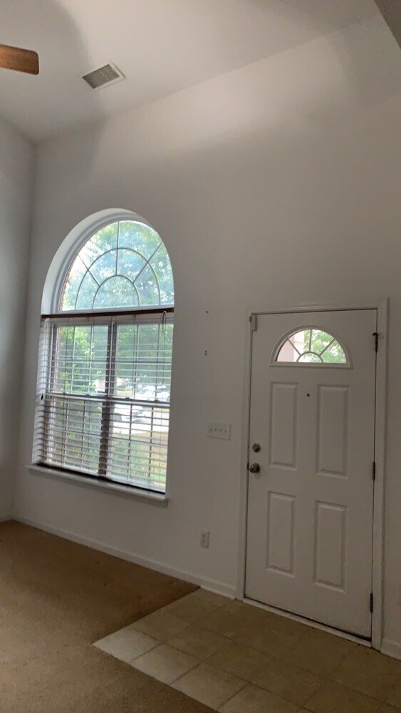 Foto del edificio - 12069 Stratfield Place Cir