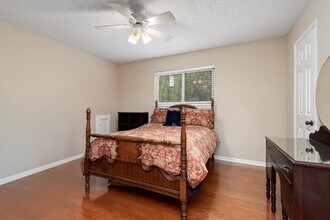 Building Photo - 16130 Hexham Dr