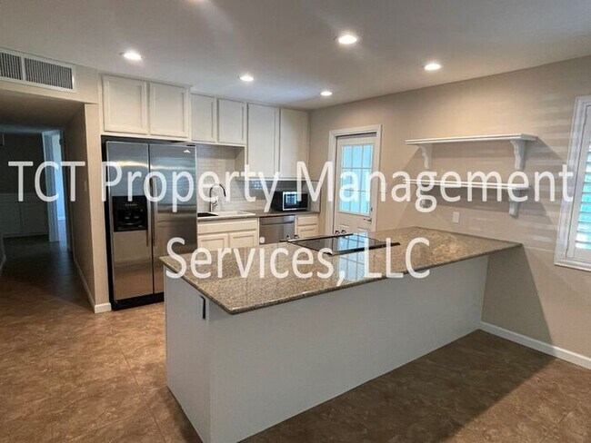 Foto del edificio - Beautifully Landscaped 3 Bedroom Home in Tempe!