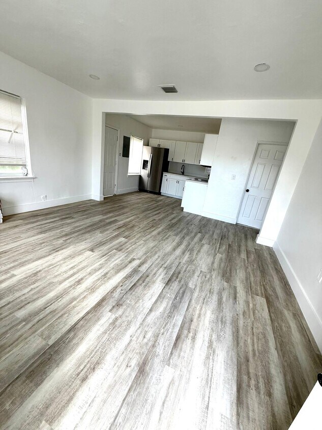 Foto principal - 1251 NW 57th St