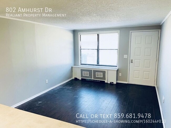 Foto del edificio - 802 Amhurst Dr