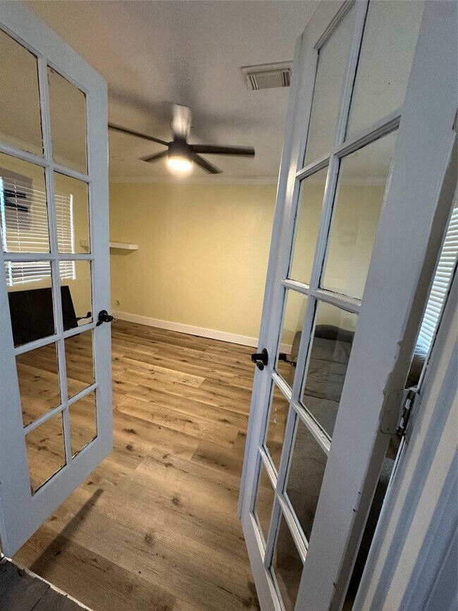 Foto del edificio - 10110 Glenmawr Dr