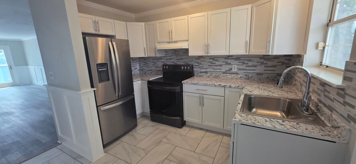 Foto principal - 769 Sylvan Ave