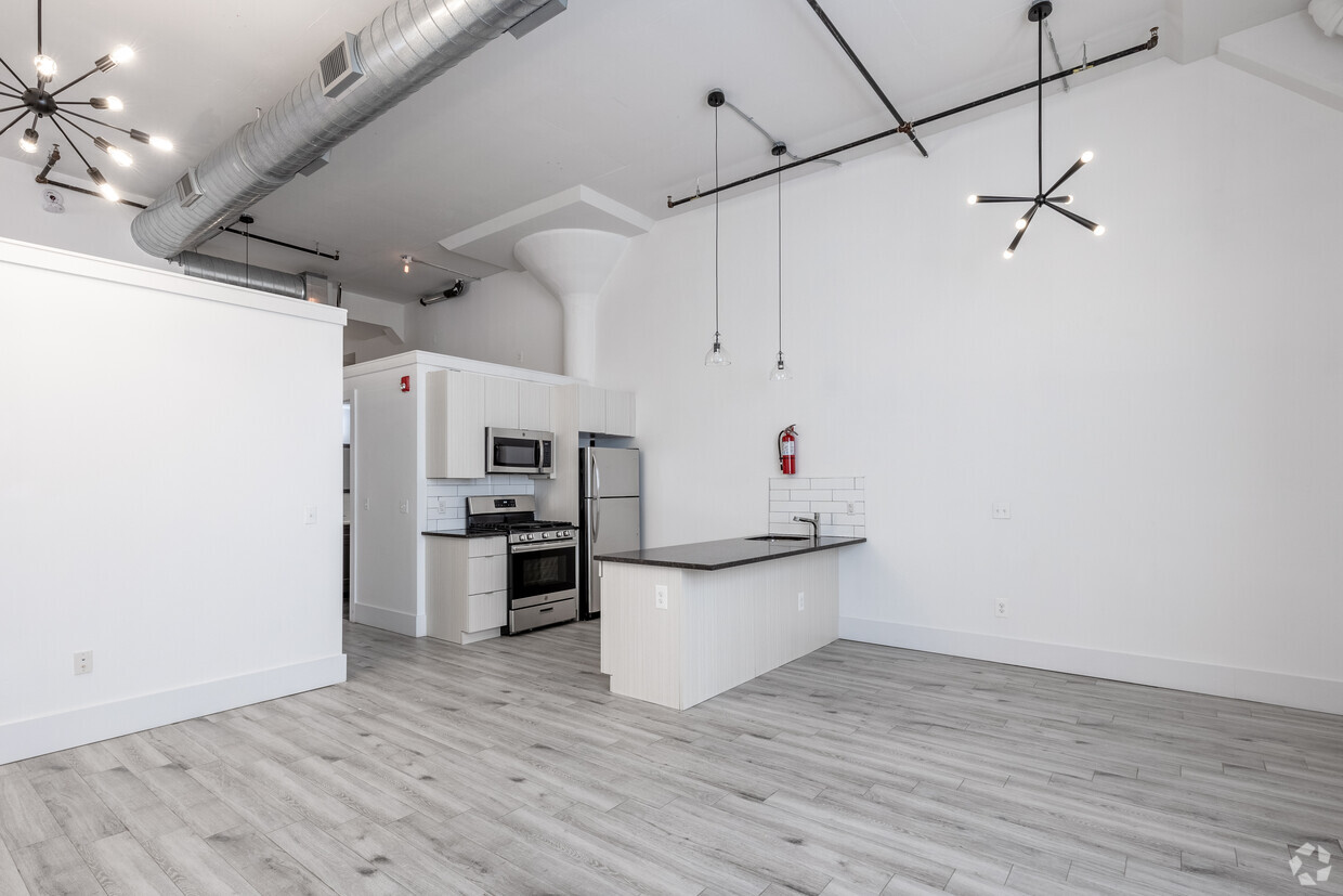 Primary Photo - Lofts at Kearny