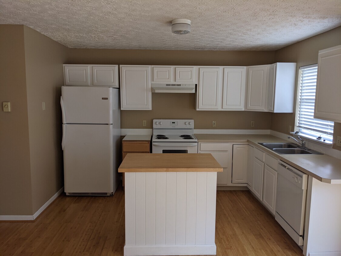 3128 Brumbaugh St NW Unit 6, North Canton, OH 44720 Condo for Rent in North Canton, OH