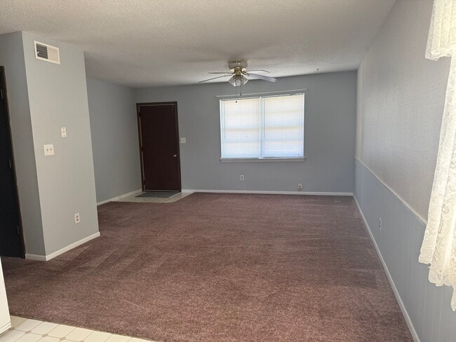 Building Photo - 202 E Broadway