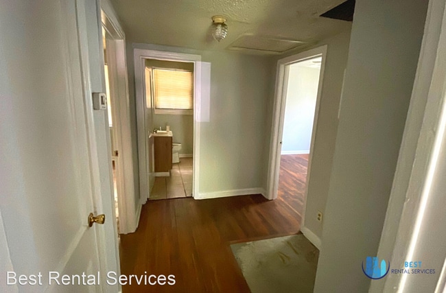 Building Photo - 2 br, 1 bath House - 1046 Westbrook Cir W