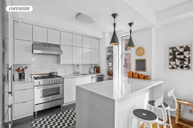 Foto del edificio - 470 W 24th St