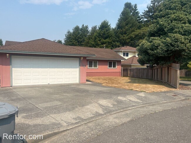 Building Photo - 3 br, 2 bath House - 2149 Woodcrest Court
