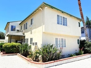 Building Photo - 4433 Hazeltine Ave
