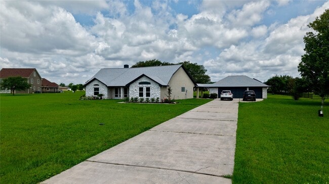 Building Photo - 9035 Point Dr