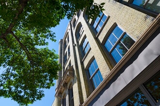 Building Photo - Serif MKE