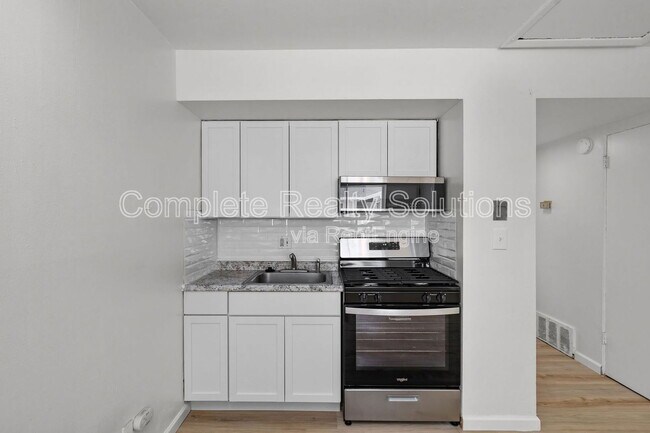 Foto del edificio - 2323 Woodson Rd