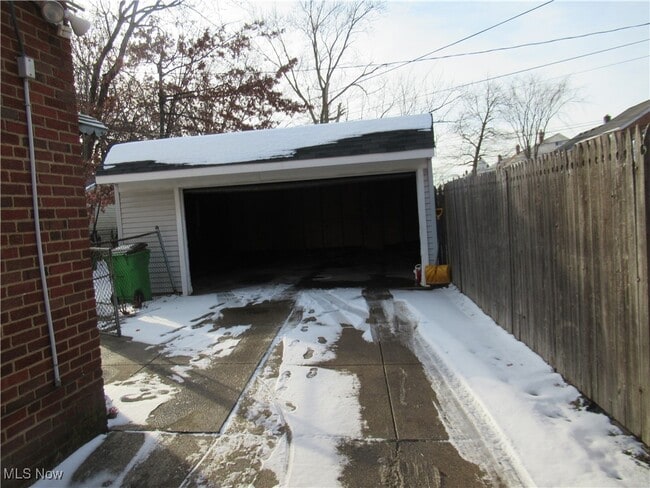 Foto del edificio - 410 E 222nd St