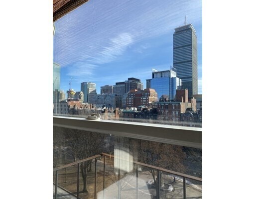Foto del edificio - 293 Commonwealth Ave