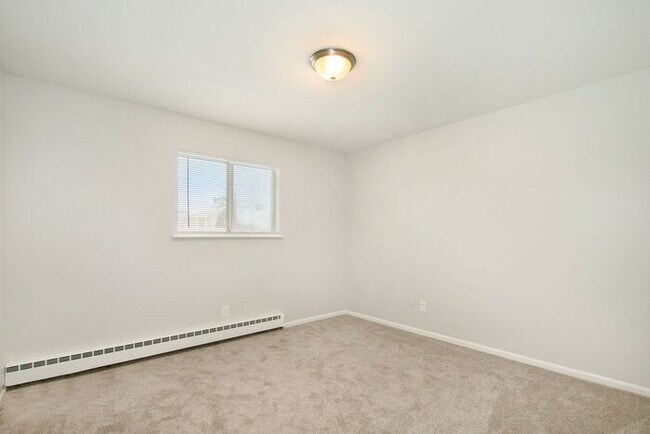 Foto del edificio - 2359 30th #11 - updated apartment