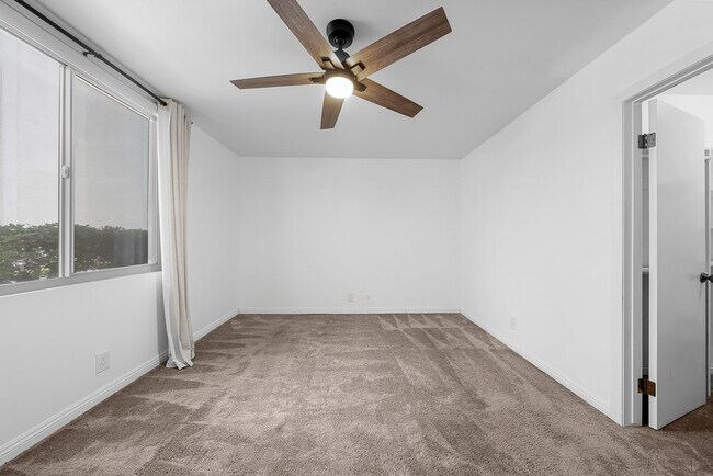 Foto del edificio - 4843 Collwood Blvd